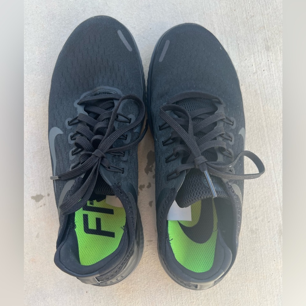 Nike free run, solid black, size 7